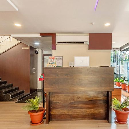 Treebo Purple Square Hotel ไฮเดอราบัด ภายนอก รูปภาพ