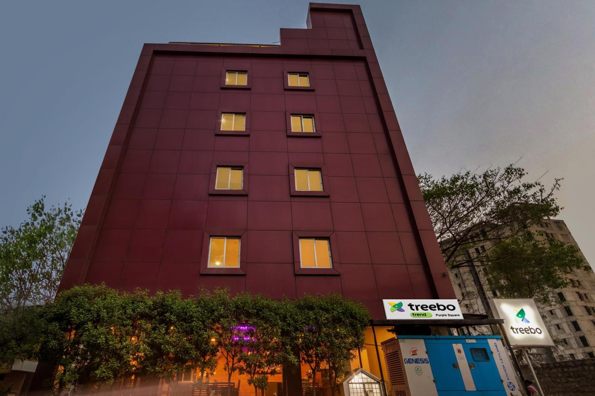 Treebo Purple Square Hotel ไฮเดอราบัด ภายนอก รูปภาพ