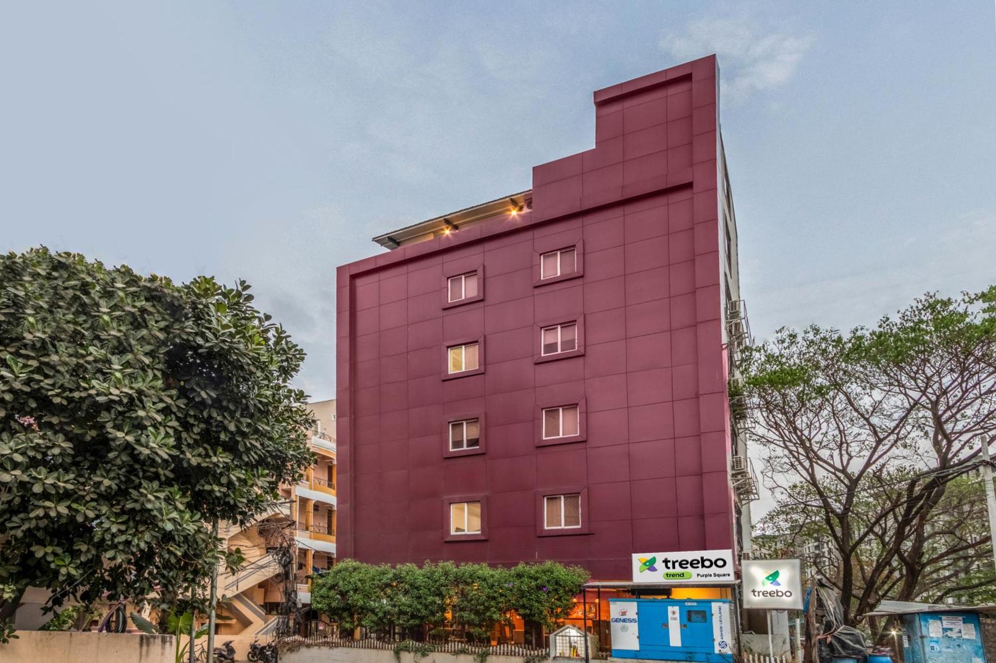 Treebo Purple Square Hotel ไฮเดอราบัด ภายนอก รูปภาพ